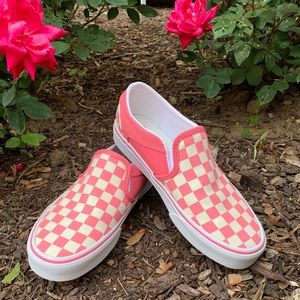 Checkered Vans (slip-on)